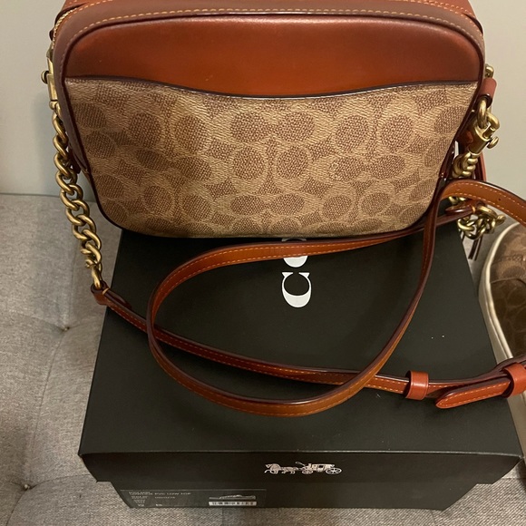 Signature Coach crossbody - Picture 2 of 7